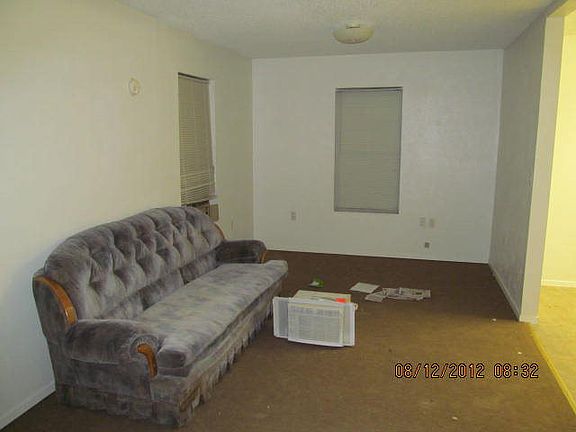 4th image of 410 W Elm Dr