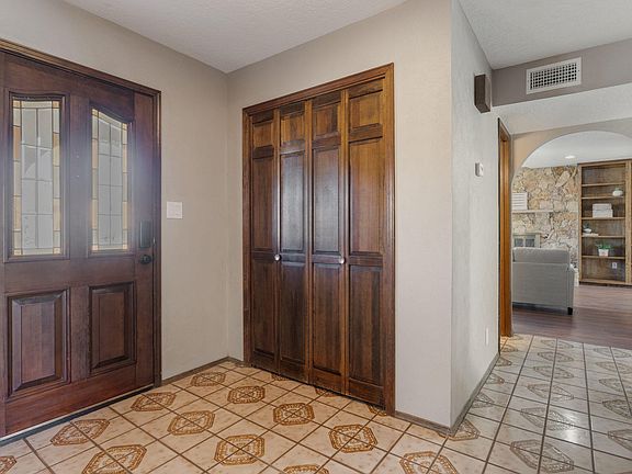 4th image of 4008 Saint Andrews Dr SE