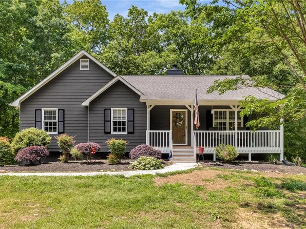 588 Peachtree Dr SE, White, GA 30184