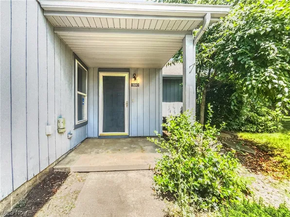 1641 Olympus Dr, Kent, OH 44240