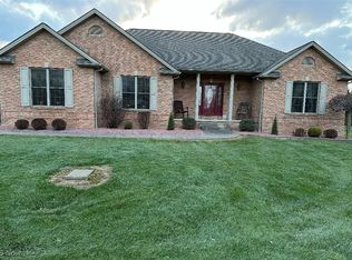 10298 Rapp Rd, New Middletown, OH 44442