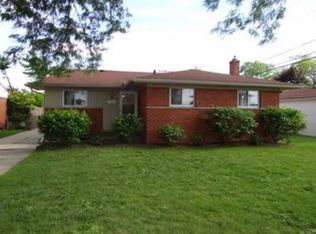 15226 Everly St, Roseville, MI 48066