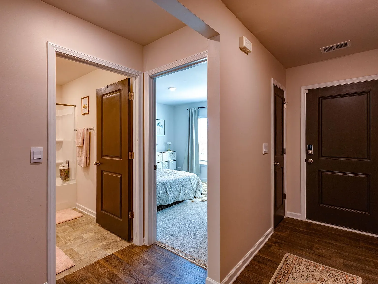 4 bed, 1764 sqft, $2,500 — Photo 4