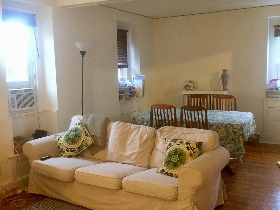 Living room area 