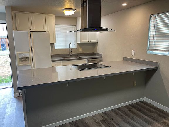 4th image of 10129 51st Ave NE #1