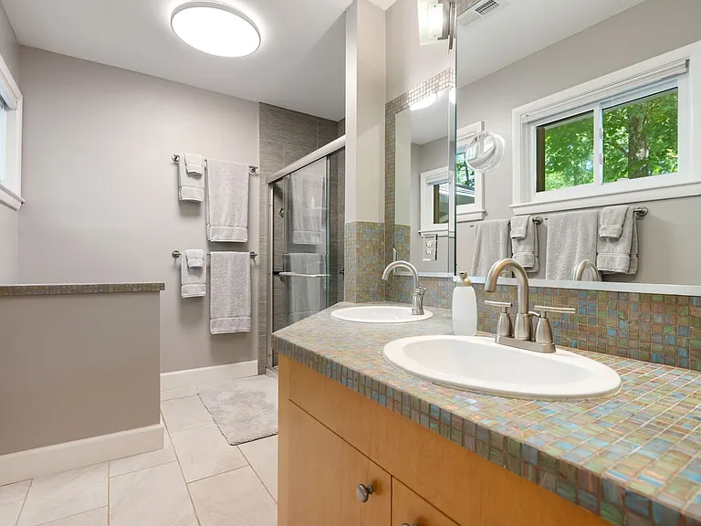 211 Celeste Cir — Photo 23