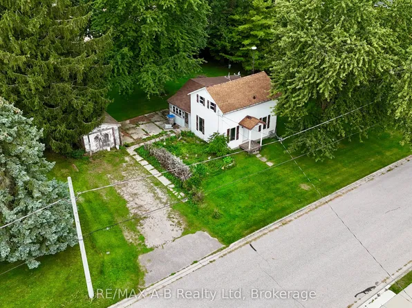 86 Salina St N, Saint Marys, ON N4X 1C8