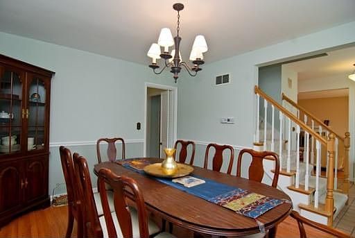 3rd image of 1050 Peachtree Ln