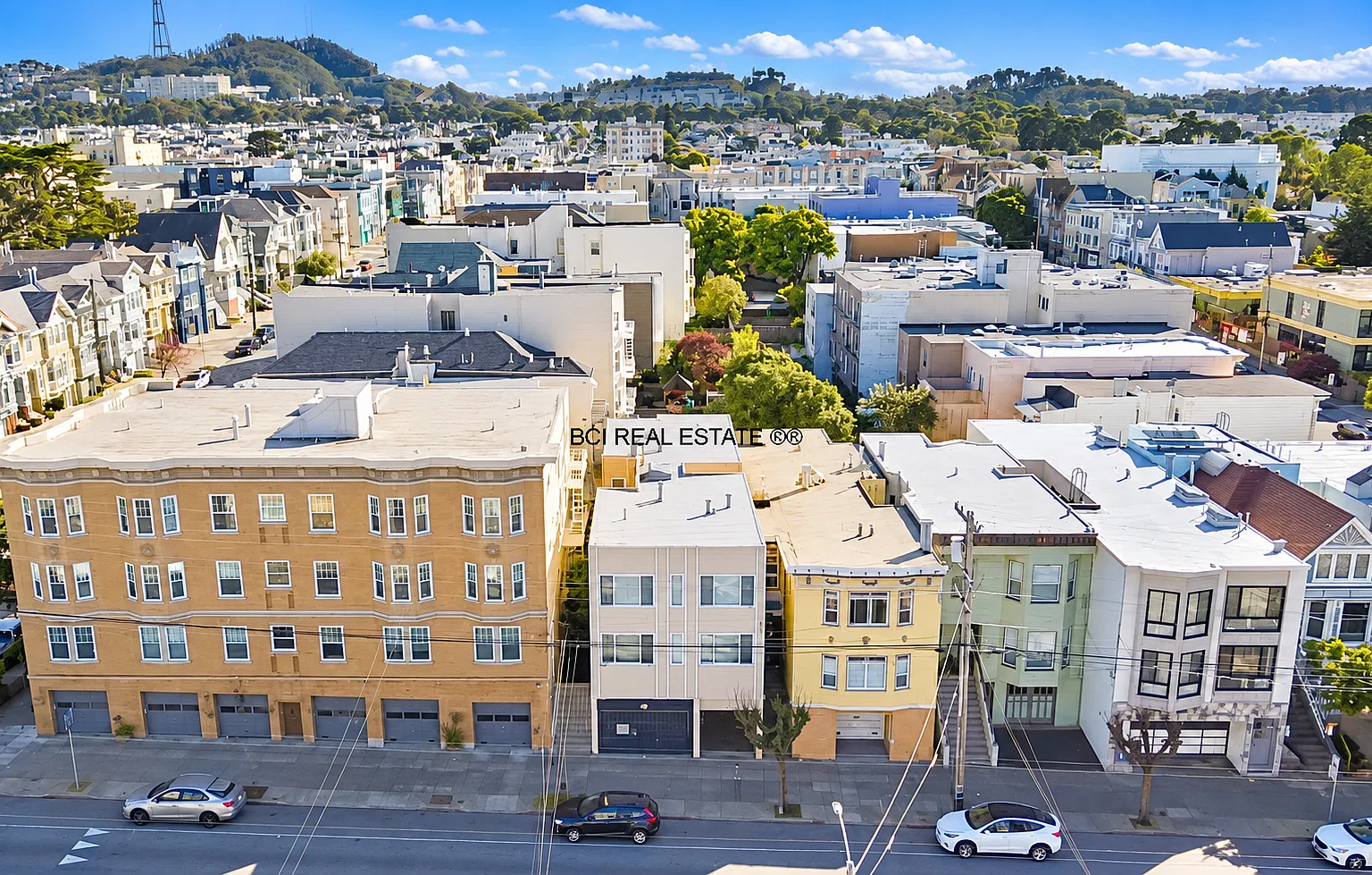 2 bed, $5,580 — Photo 1