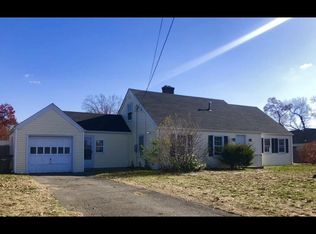 959 Bradley Rd, Springfield, MA 01109