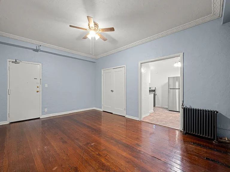 745 S Normandie — Photo 9