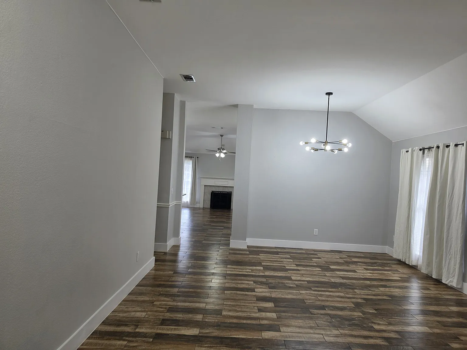 3 bed, 1852 sqft, $2,100 — Photo 3