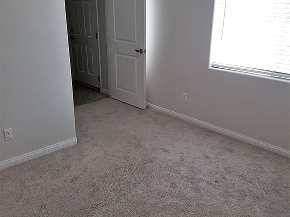3rd image of 882 Lawrence Dr