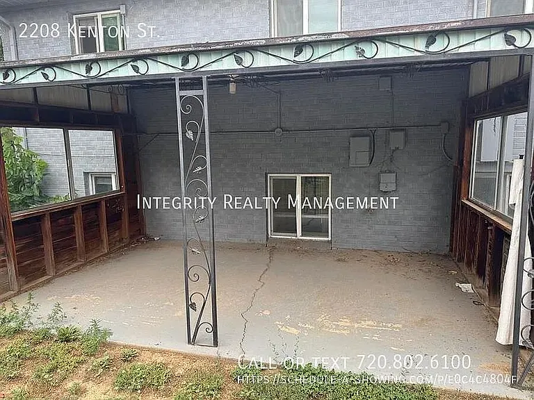 2208 Kenton St — Photo 11