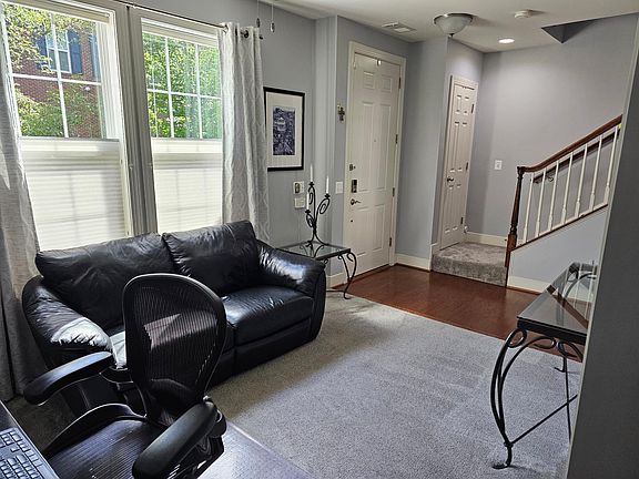 3rd image of 2076 Hunting Creek Ct
