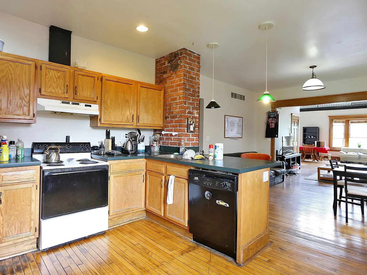 4837 Trumbull St — Photo 4