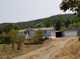 1050 Cornutt St, Myrtle creek, OR 97457