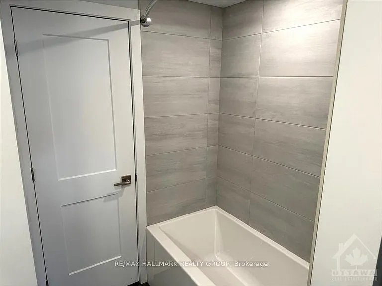 320 Mona Ave #B — Photo 16