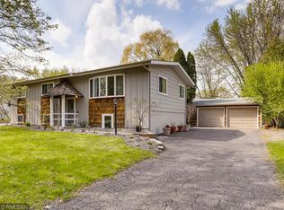 6820 35th St N, Oakdale, MN 55128