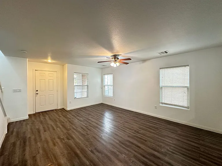 4859 Golden Shimmer Ave — Photo 14