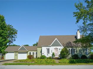 434 Glen Park Dr, Bay Village, OH 44140