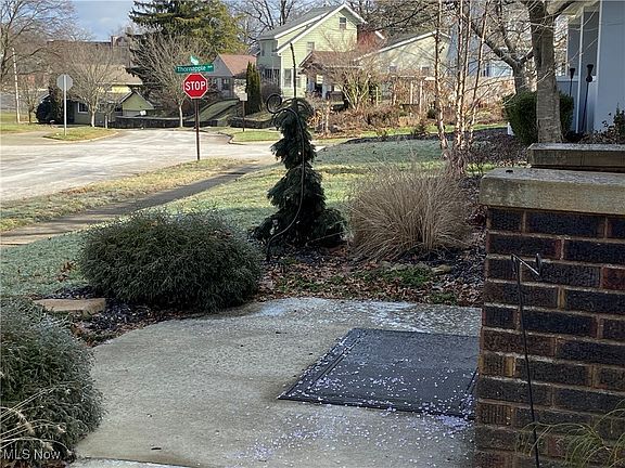 3rd image of 238 Crescent Dr