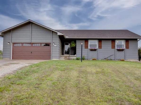 209 Charden Dr, Arkansas City, KS 67005