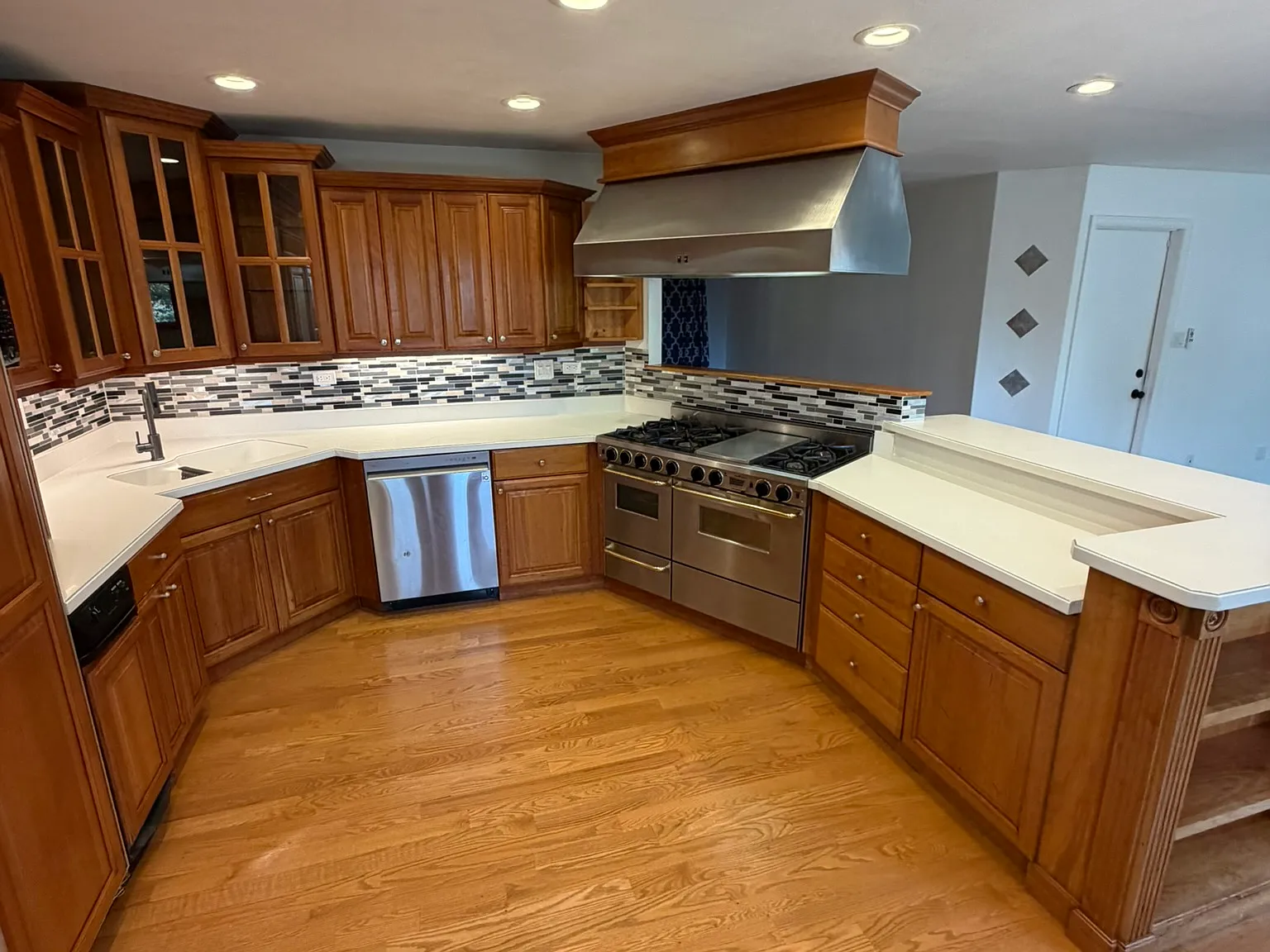 2 bed, 2678 sqft, $3,550 — Photo 3