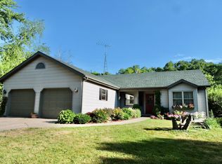 W5630 Sunset Rdg, Walworth, WI 53184