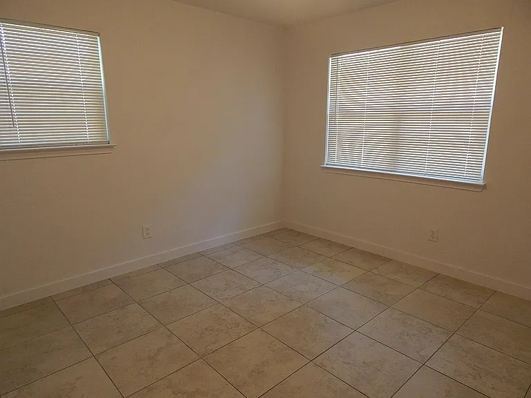 1510 Gordon St — Photo 13