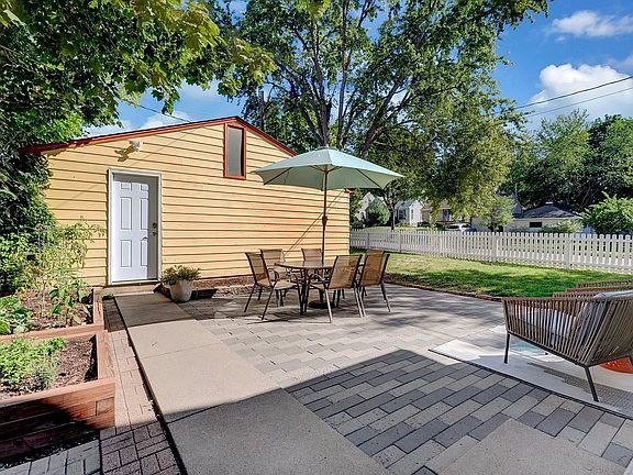 4th image of 2025 19th Ave NE