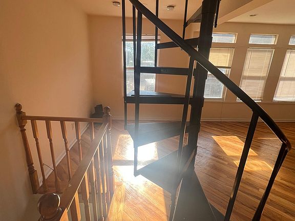 2nd image of 1638 N Western Ave #3