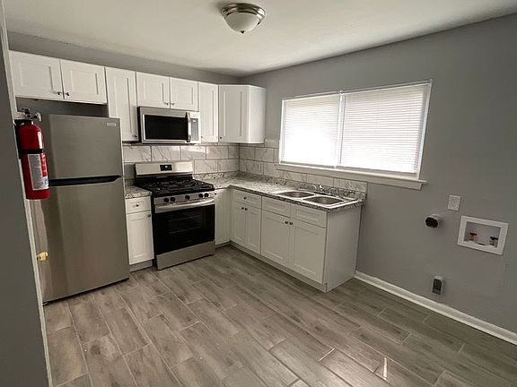 4th image of 8 Pollux Cir E APT 2