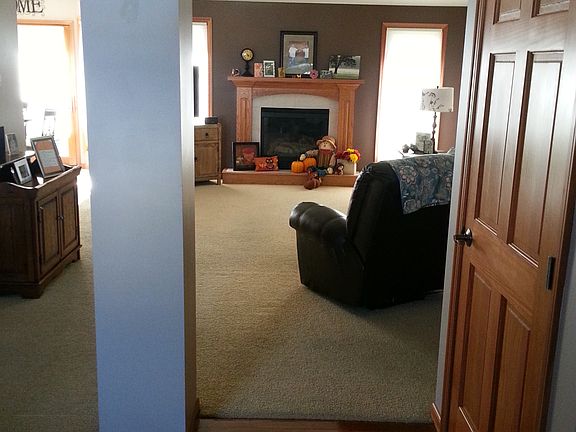 4th image of 930 Country Creek Dr