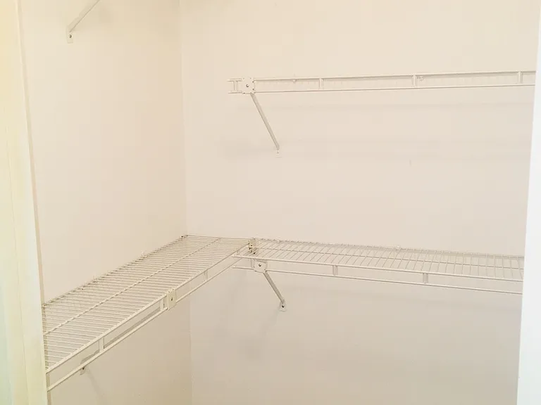 213 Hillsboro Pl — Photo 15