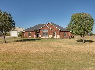 393 Country Manor Ln, Royse City, TX 75189