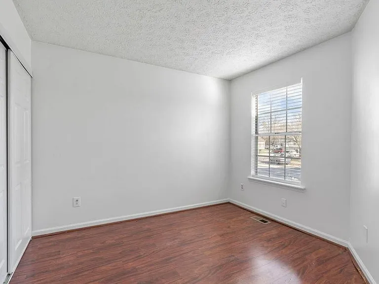 8228 Wynewood Ct — Photo 12