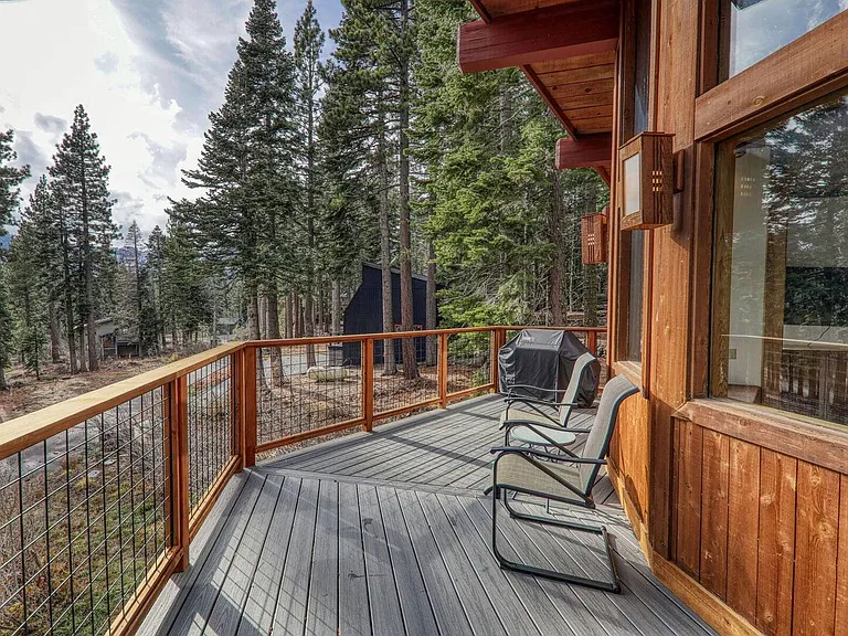 4040 Zermatt Rd — Photo 12