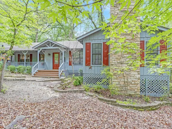143 Winding Trl, Holly Lake Ranch, TX 75765