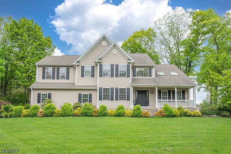 1st image of 468 Ridge Rd