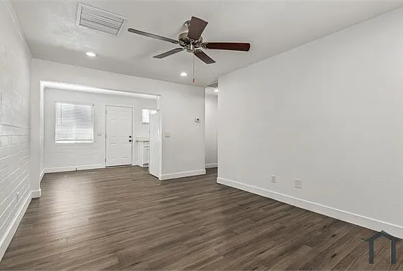 1 bed, 700 sqft, $1,350 — Photo 2