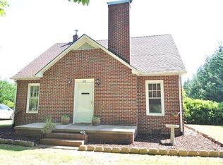 1015 33rd St SW, Hickory, NC 28602