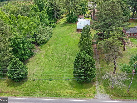 3rd image of 31 Bunker Hill Rd