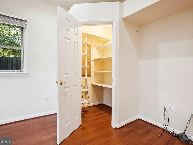 8509 Cyrus Pl — Photo 16