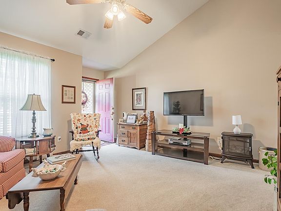 5th image of 3737 Furlong Dr