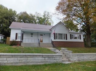 1102 W Chestnut St, Carthage, MO 64836