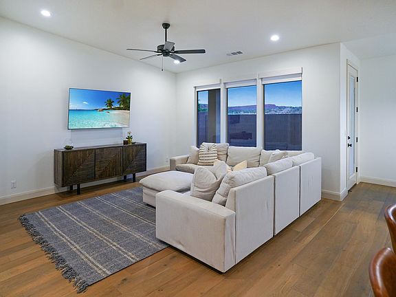 2nd image of 1056 N Camino Agua