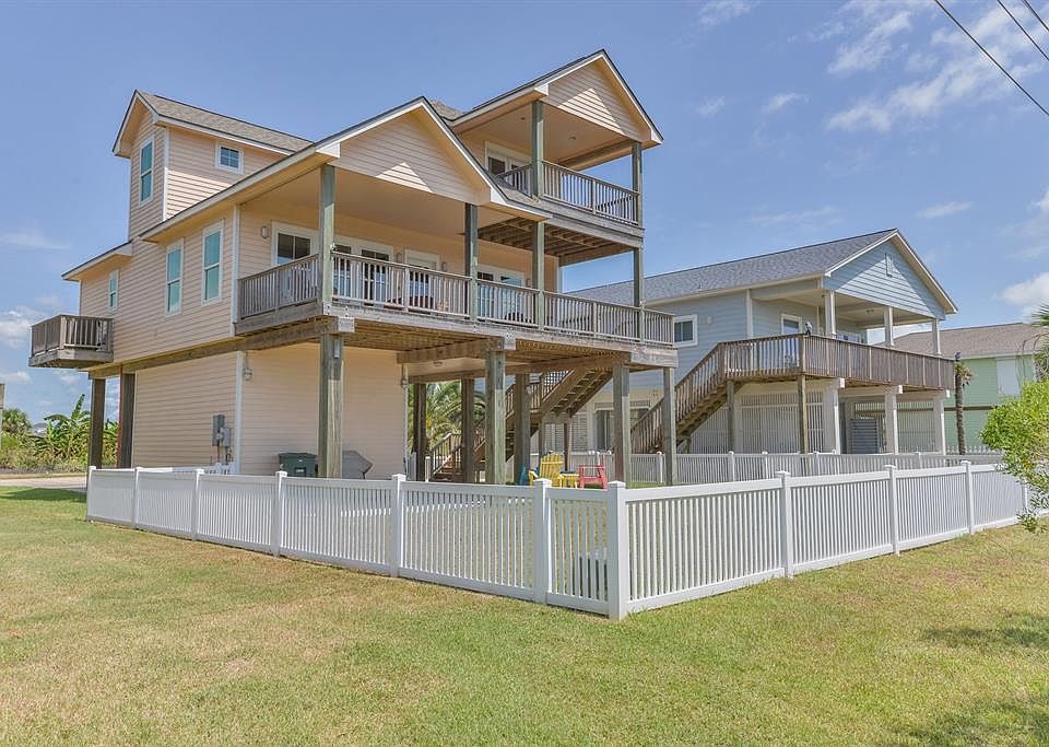 1st image of 22405 Vista Del Mar
