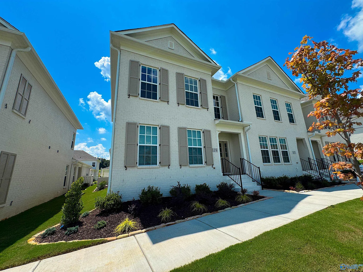 3 bed, 2.5 bath, 1829 sqft, $2,495 — Photo 3