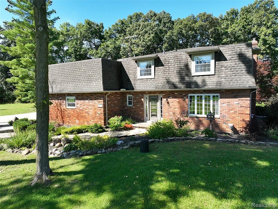 1st image of 2427 Karen Dr